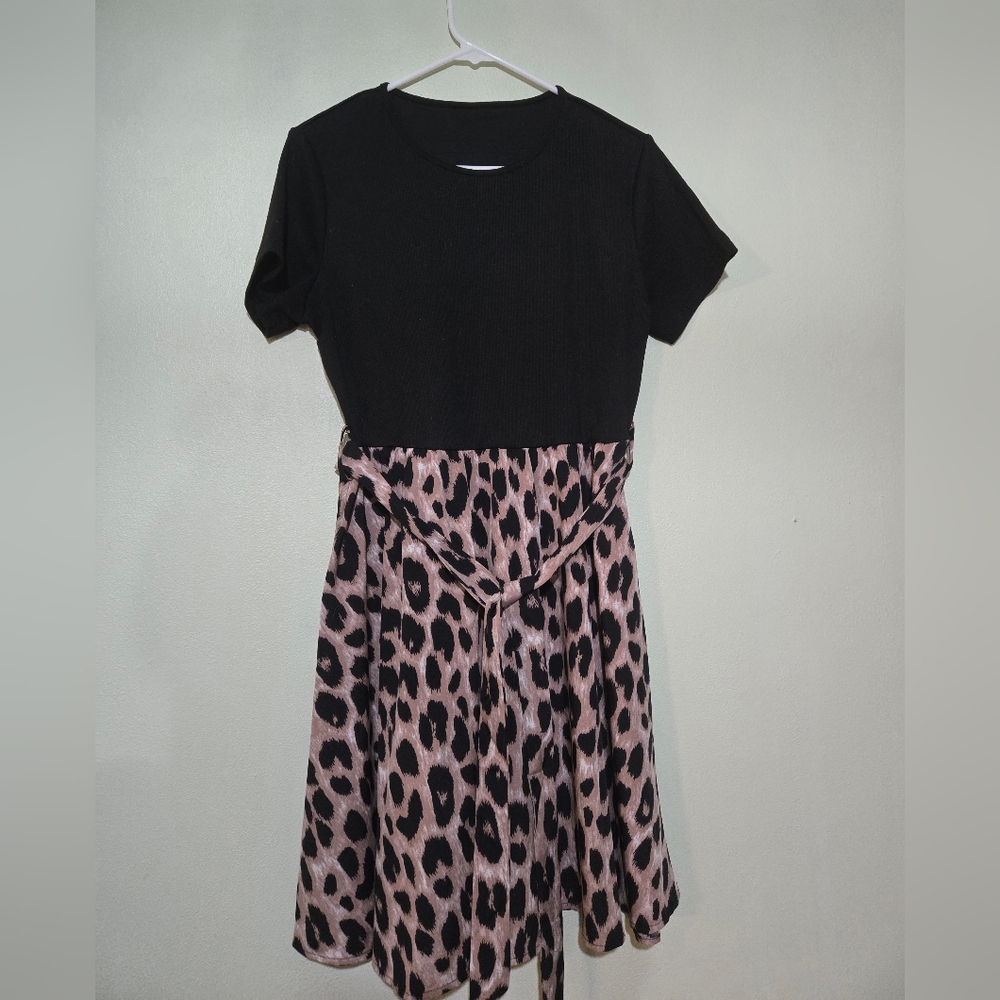 Women's Leopard Print Dress with Belt XL